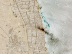 Gli Stati Uniti colpiscono l’Iran per l’ottava notte consecutiva, l’Iran risponde al fuoco sulle basi del Golfo