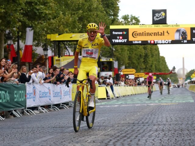 2026-07-26T222824Z_1557986031_UP1EM7Q1E8ONW_RTRMADP_3_CYCLING-FRANCE-1785134314.jpg