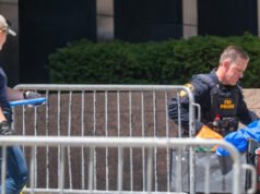 Il presunto 26 aggressore del Federal Plaza è stato identificato come Andrew Arrabaca