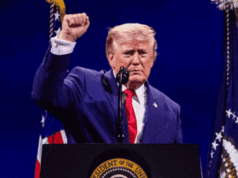Trump mescola patriottismo e faziosità nel “gioioso” 250° anniversario dell’America