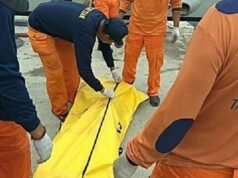In armi! Guardia di sicurezza trovata morta con le manette nel bacino idrico di Jatiluhur, la polizia indaga sulle cause
