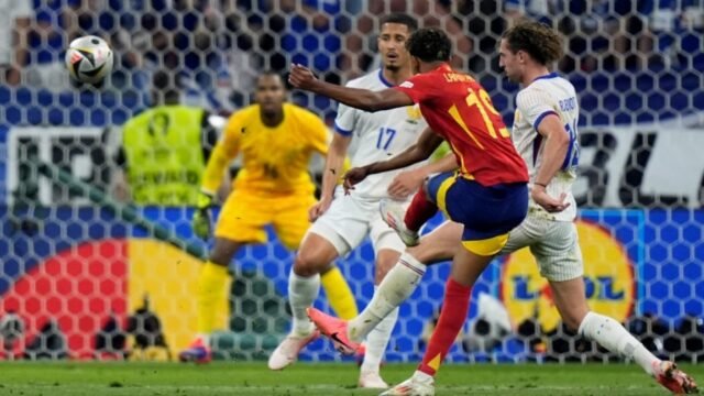 668dc65975a27-lamine-yamal-saat-spanyol-vs-prancis-di-semifinal-euro-2024_1265_711.jpg