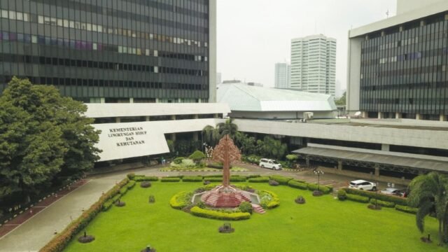 6700c35f55abf-gedung-kementerian-lingkungan-hidup-dan-kehutanan-klhk_1265_711.jpg