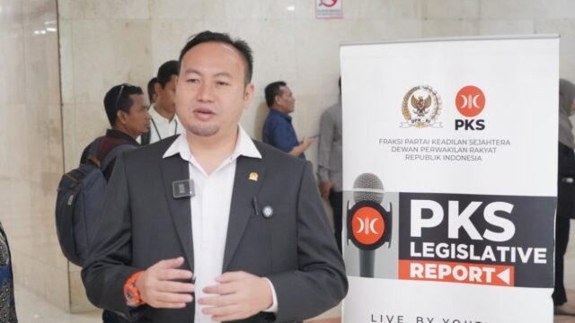 67d8e9c3b266f-anggota-komisi-ii-dpr-ri-fraksi-pks-rahmat-saleh_1265_711.jpg