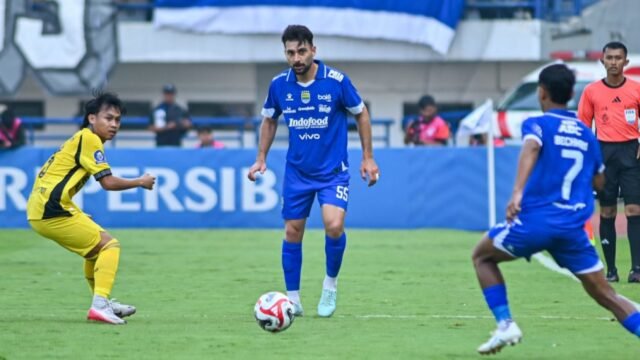 6898ac5da8d3e-bek-persib-bandung-frans-putros_1265_711.jpeg