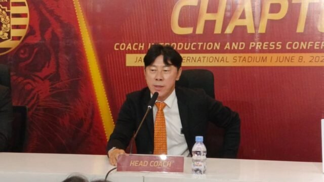 6a2672c350d76-pelatih-baru-persija-jakarta-shin-tae-yong_gemini_1265_711.jpg