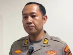 Un commerciante di frutta al mercato di Kramat Jati afferma di essere stato intimidito dalla polizia, la polizia di Giacarta est interviene immediatamente