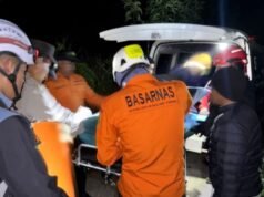Tragico! Uno scalatore soffre di ipotermia ai piedi del monte Rinjani e muore dopo essere stato evacuato