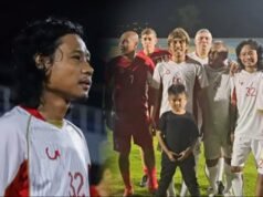 Il ritratto di Evan Dimas con i capelli lunghi che gioca con i leggendari giocatori indonesiani fa sì che i fan sentano la mancanza della sua partita