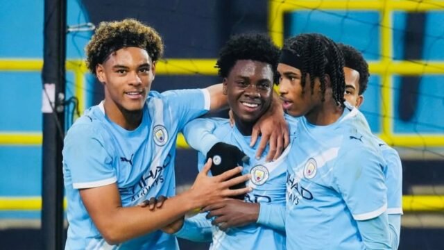 6a4e9d2f93873-gelandang-serang-muda-manchester-city-xavier-parker-tengah_gemini_1265_711.jpg