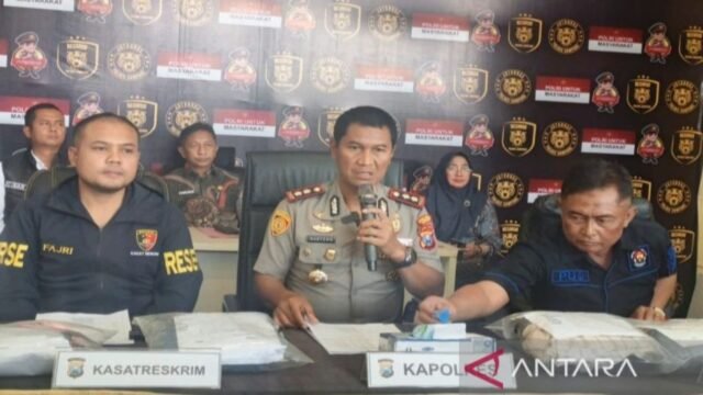 6a50f531187b4-kapolres-sampang-akbp-hartono-tengah_gemini_1265_711.jpg