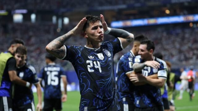 6a57f666a204e-gelandang-argentina-enzo-fernandez-merayakan-gol-di-semifinal-piala-dunia-2026-antara-inggris-vs-argentina_gemini_1265_711.jpg