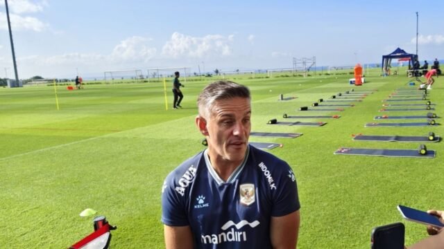 6a5b72e3ed774-john-herdman-puji-fasilitas-bali-united-training-center_gemini_1265_711.jpg