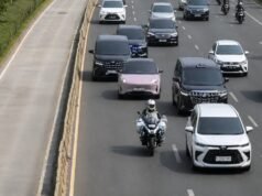 L’auto elettrica rosa Geely EX2 diventa virale sui social media