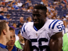 L’ICE deporta l’ex giocatore “storico” della NFL dal Kenya che ha subito più arresti