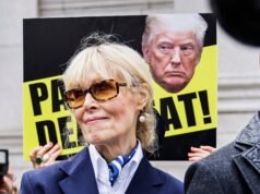 E Jean Carroll chiede a Donald Trump di pagare 5,8 milioni di dollari di danni per il caso del 2019