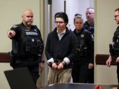 L’uomo che ha sparato in una scuola americana si è dichiarato colpevole in Georgia dopo la condanna del padre