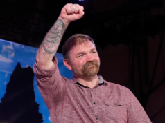 Il Partito Democratico ha vaporizzato 16 milioni di dollari spingendo il candidato fallito del “tatuaggio nazista” Graham Platner nel Maine