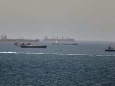 Il petrolio tocca i massimi da un mese mentre la lotta tra Stati Uniti e Iran offusca le prospettive dello Stretto di Hormuz