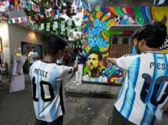 Calcutta canta per Messi mentre la febbre della Coppa del Mondo prende piede