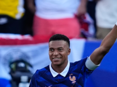 Il senatore paraguaiano minaccia un’azione legale contro l’atleta francese Mbappé per “violenza di genere” sui social media