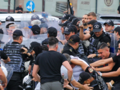 Oltre un centinaio di persone arrestate mentre i comunisti protestavano contro la NATO in Turchia