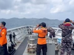 Cinque persone salvate dopo l’affondamento di un’imbarcazione indonesiana, almeno 20 sono ancora disperse