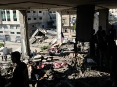 Gli attacchi israeliani contro le aree residenziali di Gaza uccidono otto persone