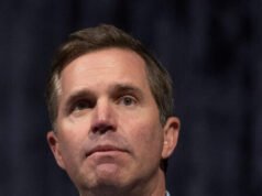 Il governatore Beshear richiede aggiornamenti sulla salute di McConnell ricoverato in ospedale