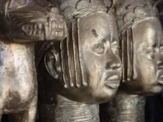 “Se muore, dipende da te”: salva la fusione in bronzo del Benin, in Nigeria