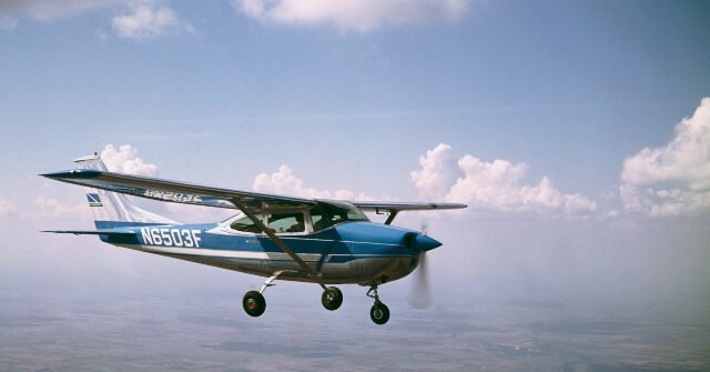Cessna-182-Flying-640x335.jpg
