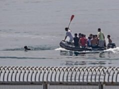Oltre 1.000 migranti illegali si sono riversati a Ceuta dopo che la Spagna ha proibito i respingimenti marittimi
