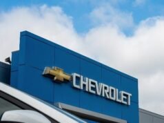 L’industria automobilistica si trova ad affrontare un aumento dei prezzi poiché la carenza di chip di memoria guidata dall’intelligenza artificiale incide sui costi dei veicoli