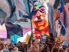Tifosi di Argentina e Spagna invadono Times Square prima della finale dei Mondiali