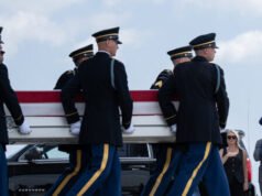 Il presidente Trump partecipa al trasferimento dignitoso dei soldati americani caduti
