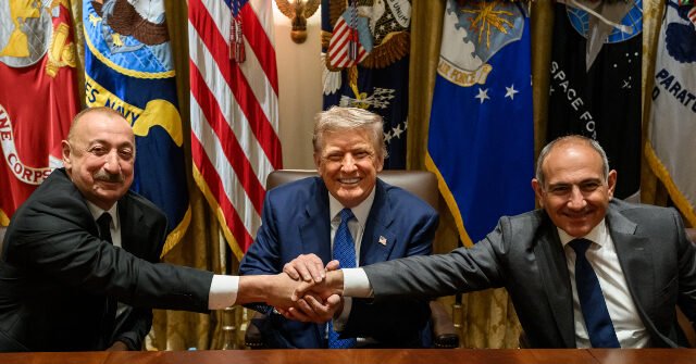 Donald-Trump-with-President-Ilham-Aliyev-of-Azerbaijan-and-Prime-Minister-Nikol-Pashinyan-of-Armenia-1-640x335.jpg
