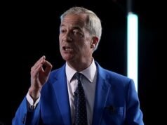 Farage critica la famiglia che perseguita i media mentre crescono gli attacchi in stile anti-Trump