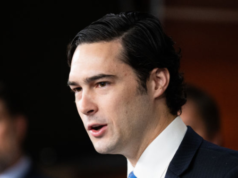 Il rappresentante Brandon Gill Grills Direttore dello Smithsonian sulla guida dei musei che lega la cortesia alla supremazia bianca