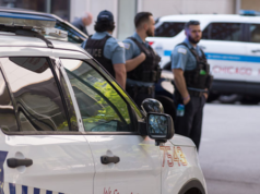 Un adolescente di Chicago appena uscito dal carcere minorile accusato di aver ucciso il suo complice tredicenne durante una rapina all’auto