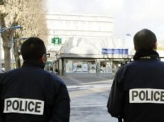 Migrante sudanese arrestato dopo tre persone accoltellate in Francia, agente di polizia aggredito