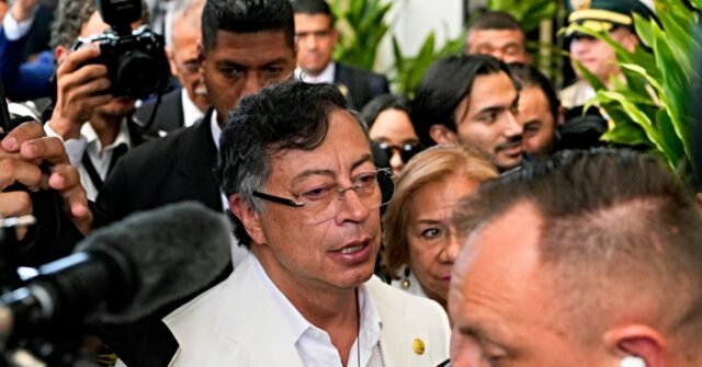 Gustavo-Petro-takes-stage-640x335.jpg