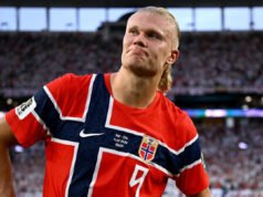 Erling Haaland porta Raccoon a casa in Norvegia dopo la Coppa del Mondo