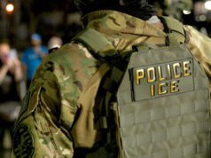 L’ICE arresta oltre 30 persone nella fabbrica dell’Alabama per frode di identità