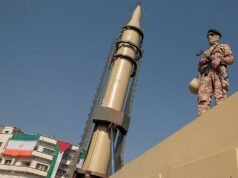 “Vogliamo un’invasione terrestre”: il portavoce iraniano pubblicizza un nuovo missile e vanta decenni di preparazione alla guerra