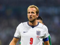Il viaggio di golf “surreale” della star inglese Harry Kane con il presidente Trump scatena un acceso dibattito