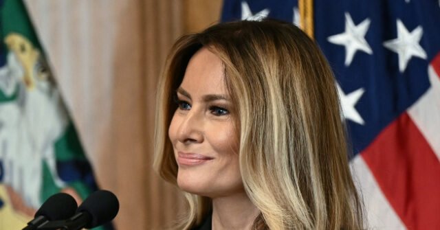 Meania-Trump-at-Microphone-2-640x335.jpeg