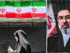 Il “leader supremo” iraniano salta i funerali di suo padre, l’Ayatollah Khamenei