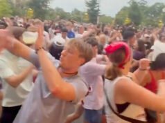 Gli americani fanno festa nelle strade di Washington mentre il tempo minaccia il 4 luglio