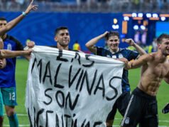 La FIFA accusa ufficialmente l’Argentina di sventolare lo striscione delle Falkland