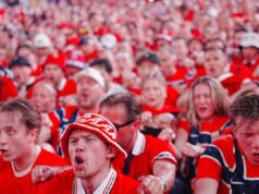 Un tifoso norvegese della Coppa del Mondo si rifiuta di partecipare alla celebrazione in fila perché “I Vikings hanno navigato”